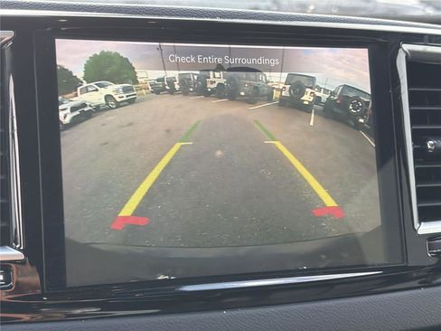 Used 2023 Chrysler Pacifica Touring-L FWD image 28