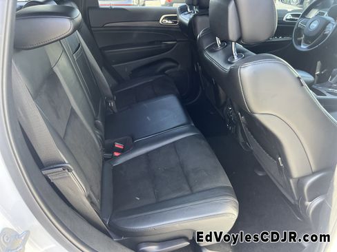 Used 2021 Jeep Grand Cherokee Laredo X image 19