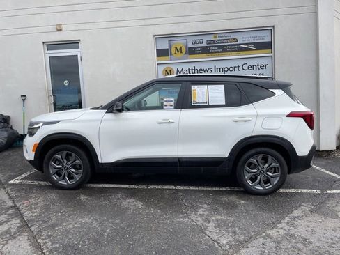 Certified 2024 Kia Seltos S image 2