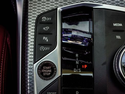 Used 2025 BMW M440i Coupe w/ Premium Package image 22