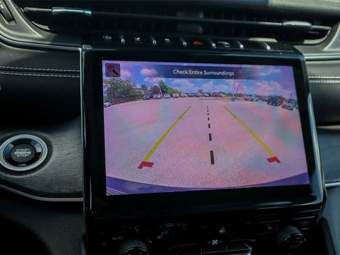 Used 2023 Jeep Grand Cherokee Limited image 16