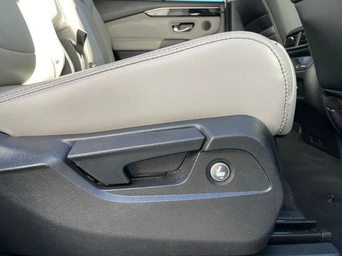 Certified 2025 Honda Pilot EX-L image 34