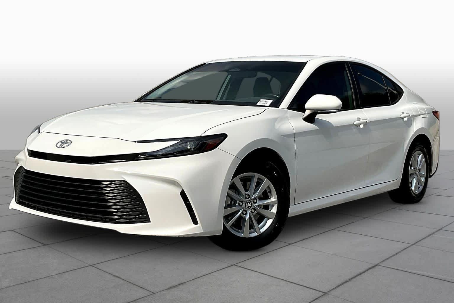 Used 2025 Toyota Camry LE w/ Convenience Package AWD/4WD image 2