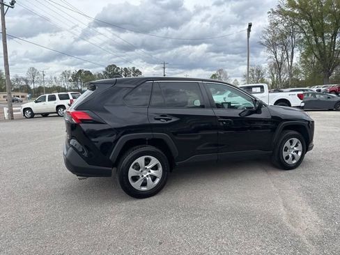 Used 2022 Toyota RAV4 LE image 15