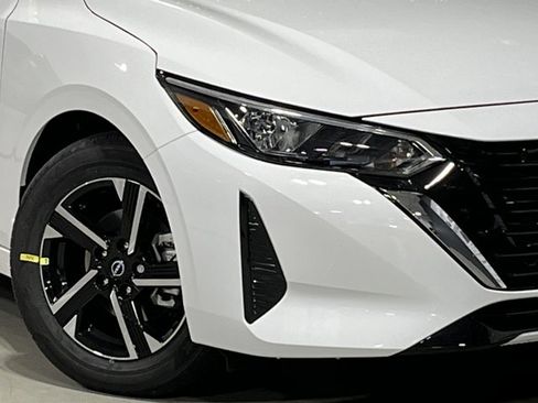 New 2025 Nissan Sentra SV image 4