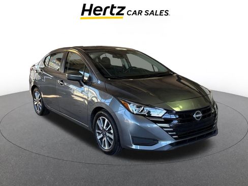 Used 2023 Nissan Versa SV image 1