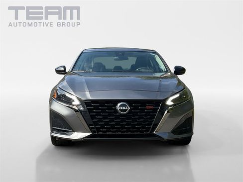 Used 2024 Nissan Altima 2.5 SR image 2