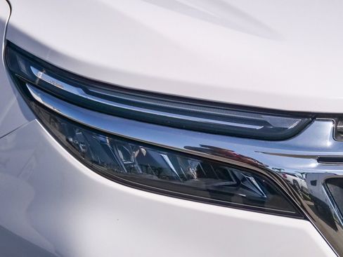 Used 2022 Chevrolet Equinox LT w/ LPO, Floor Liner Package FWD image 4