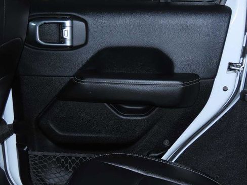 Used 2019 Jeep Wrangler Unlimited Sahara w/ Quick Order Package 24M Moab image 20