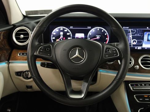 Used 2018 Mercedes-Benz E 300 4MATIC image 14