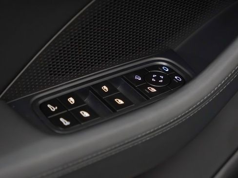 New 2026 Porsche Panamera 4 image 24