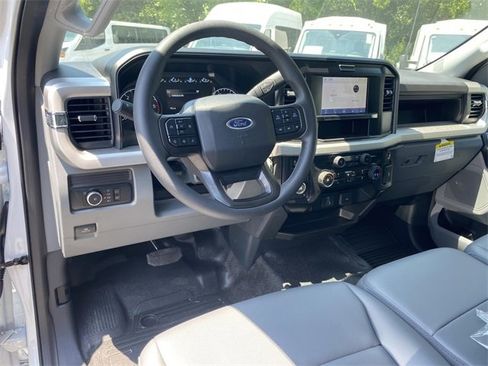 New 2025 Ford F550 4x4 Supercab Super Duty image 6