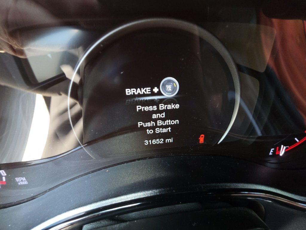 Used 2022 Dodge Durango SXT w/ Anodized Platinum Package RWD image 6