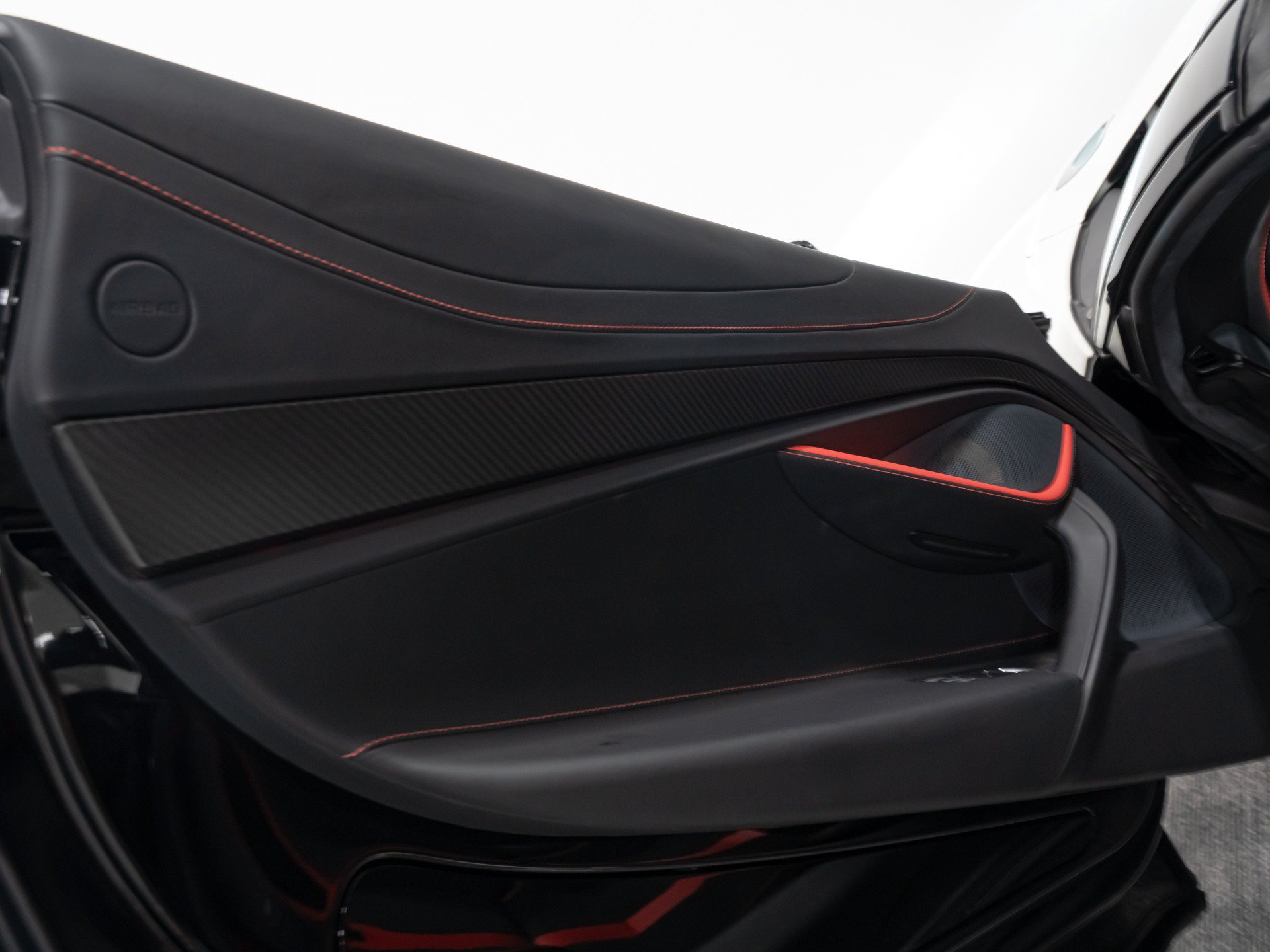 Used 2021 McLaren 720S Performance RWD image 45