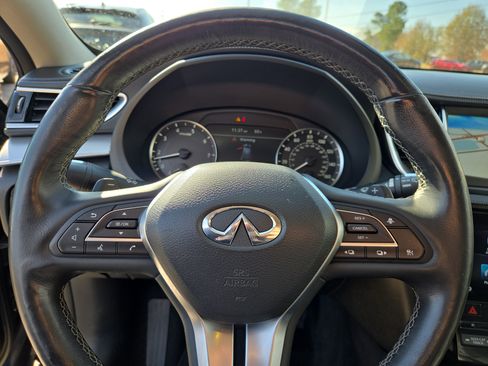 Used 2019 INFINITI QX50 Essential w/ Premium Heat Package image 10