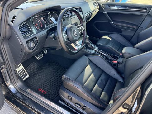 Used 2017 Volkswagen GTI Autobahn image 5