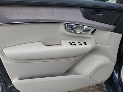 New 2026 Volvo XC90 B6 Ultra w/ Protection Package image 21