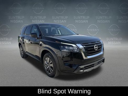 Used 2025 Nissan Pathfinder S image 9