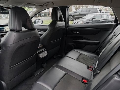 Used 2024 Nissan Ariya AWD image 21