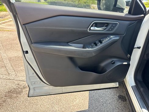 Used 2022 Nissan Rogue Platinum w/ Head-Up Display Package FWD image 10