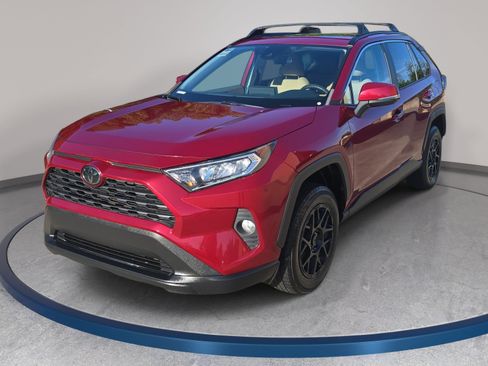 Used 2019 Toyota RAV4 XLE FWD image 1