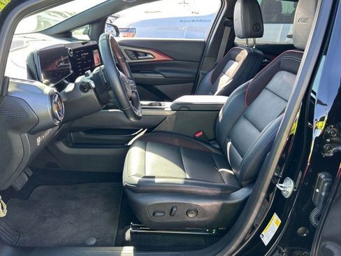 Used 2024 Chevrolet Equinox EV RS image 3