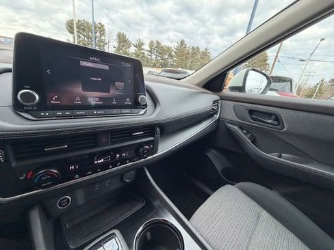 Used 2022 Nissan Rogue S image 25