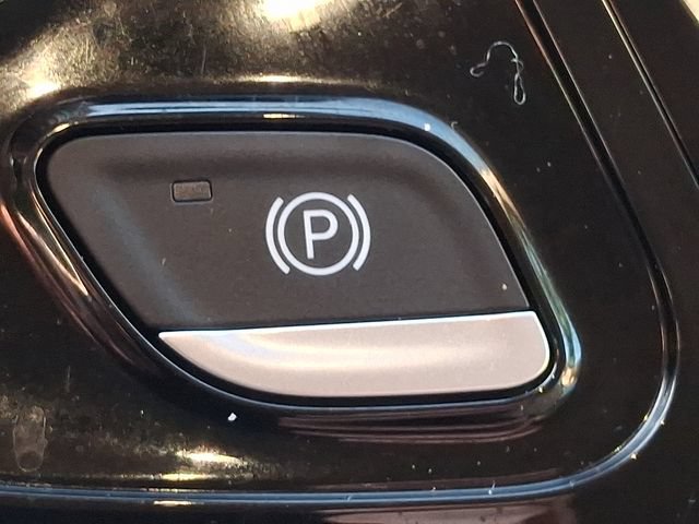 Used 2024 Chrysler Pacifica Limited FWD image 25