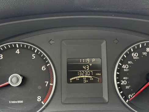 Used 2012 Volkswagen Jetta SE FWD image 26