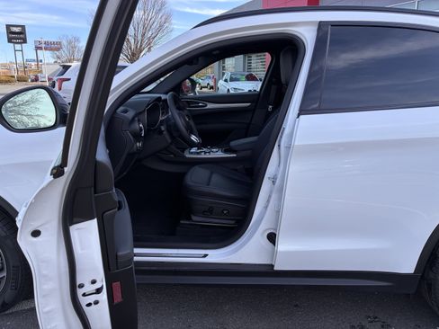 New 2026 Alfa Romeo Stelvio Sprint image 13