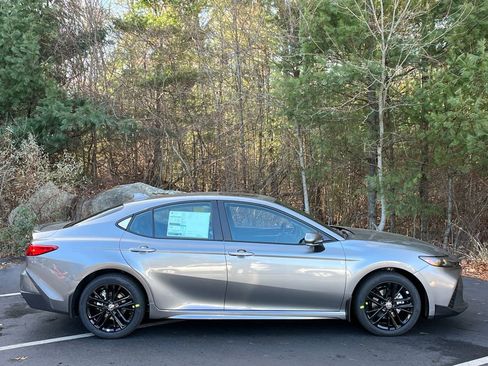 New 2026 Toyota Camry SE w/ Convenience Package image 6