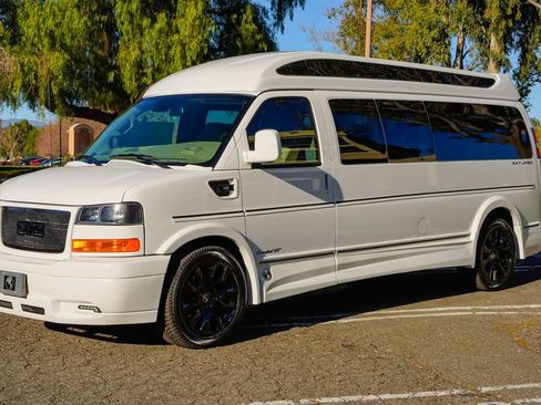 New 2026 GMC Savana 2500 Extended w/ Driver Convenience Package image 3