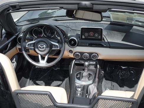 Used 2016 MAZDA MX-5 Miata Grand Touring RWD image 30