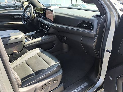 Certified 2025 Chevrolet Tahoe Premier AWD/4WD image 37