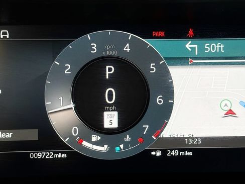 Used 2026 Land Rover Range Rover Evoque Dynamic SE AWD/4WD image 12