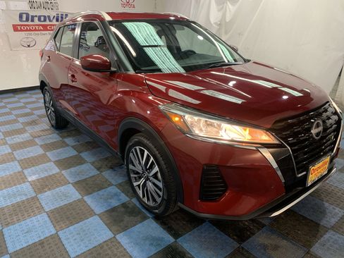 Used 2023 Nissan Kicks SV image 7