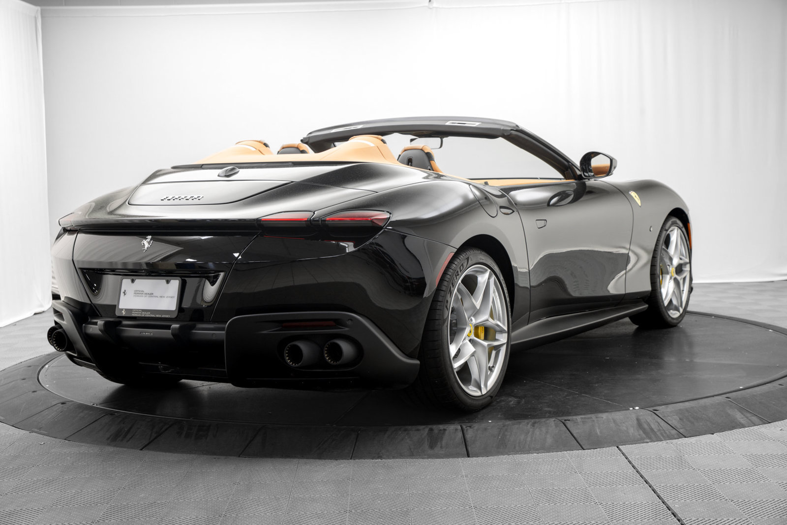 Used 2024 Ferrari Roma Spider RWD image 7