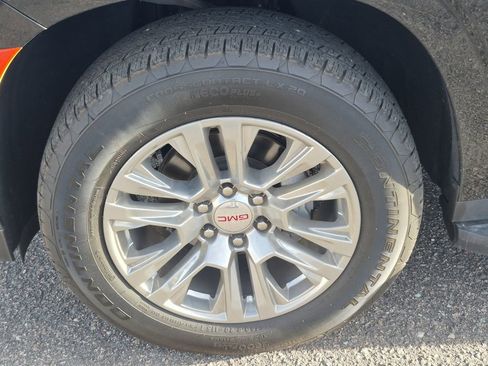 Used 2022 GMC Yukon Denali image 18