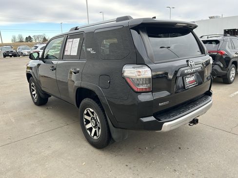 Used 2017 Toyota 4Runner TRD Off-Road Premium image 5