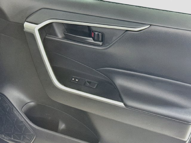 Used 2025 Toyota RAV4 LE FWD image 29
