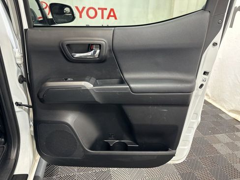 Used 2019 Toyota Tacoma TRD Off-Road image 14