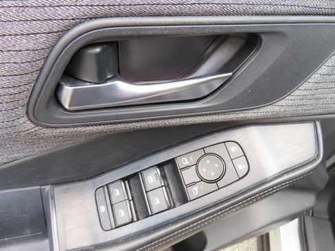 Used 2022 Nissan Rogue SV FWD image 18