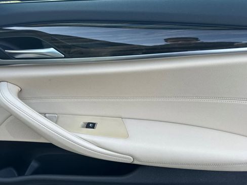 Used 2019 BMW 530e image 18