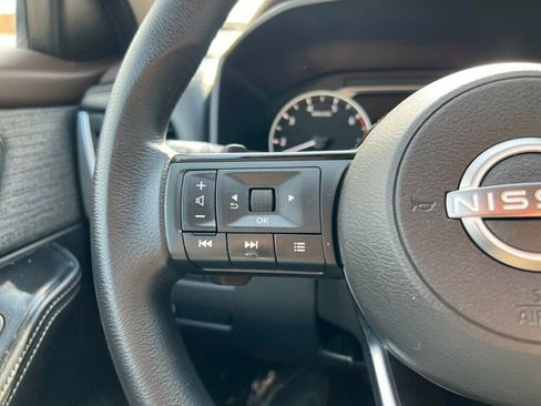 Used 2023 Nissan Rogue SV image 19
