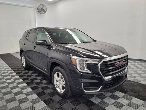 Used 2024 GMC Terrain SLE image 13