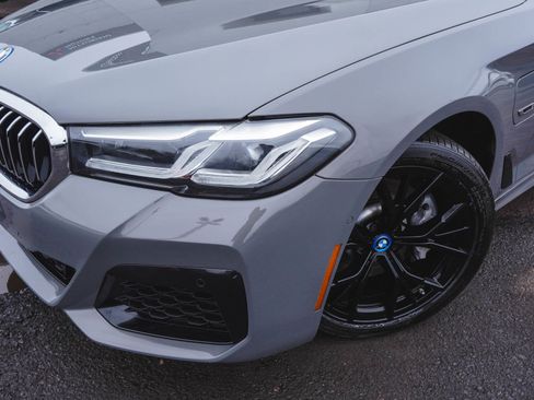Used 2022 BMW 530e xDrive w/ Executive Package image 46