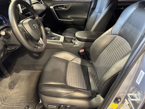 Used 2021 Toyota RAV4 XSE image 11