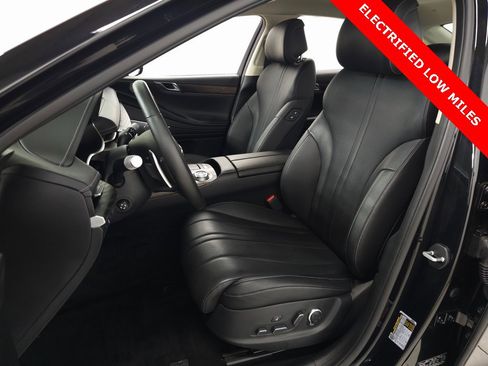 Used 2024 Genesis G80 image 18