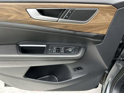 Used 2024 Volkswagen Atlas SE image 13