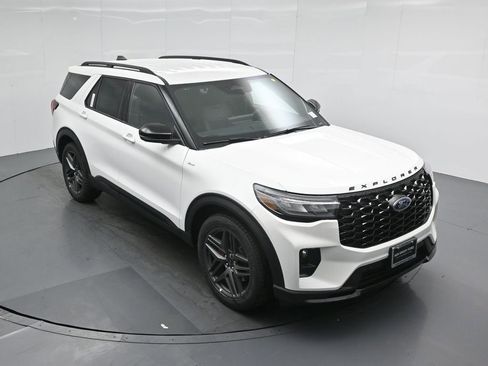 New 2026 Ford Explorer ST-Line image 39